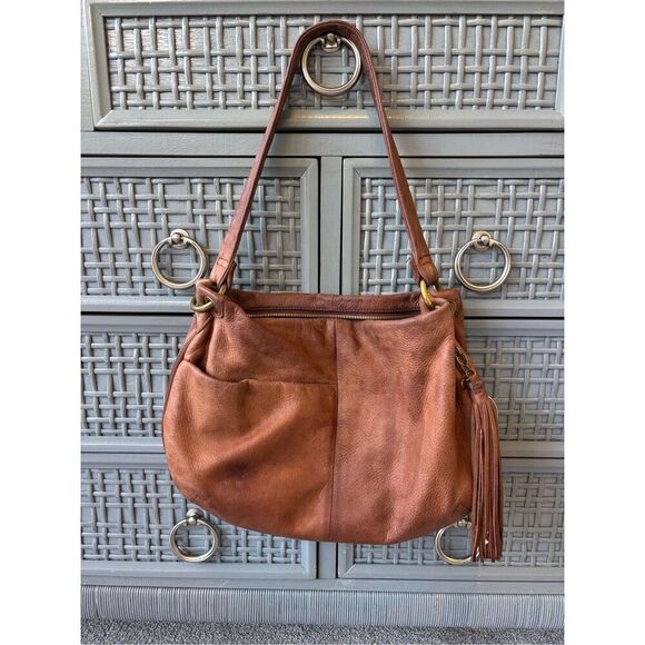 HOBO Handbags - HOBO Tan leather shoulder bag, $225